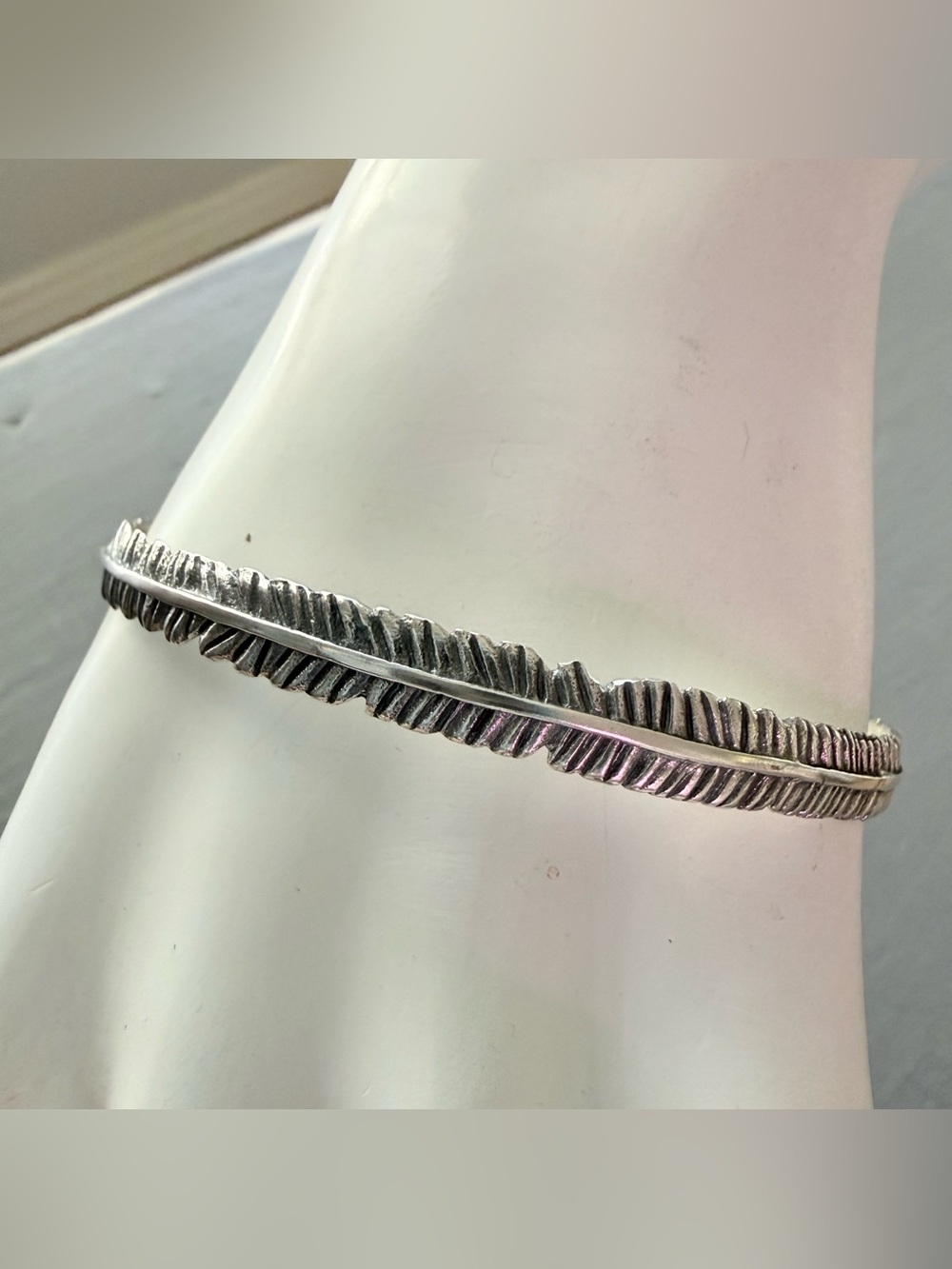 Silpada 925 Sterling Silver Feather Bangle Bracelet